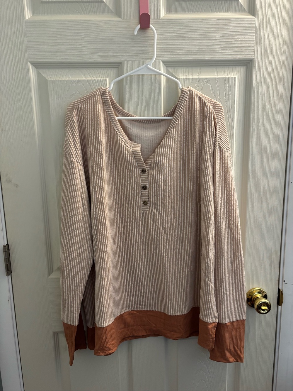 Women’s Long-Sleeve Waffle Henley Shirt in Beige with Rust Hem L